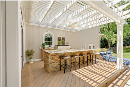 beautiful outdoor kitchen