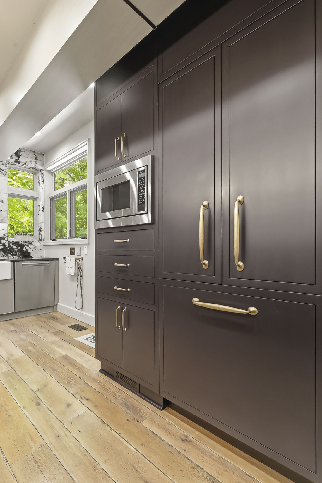 kitchen-balanced-maximalism (10) kitchen remodeling